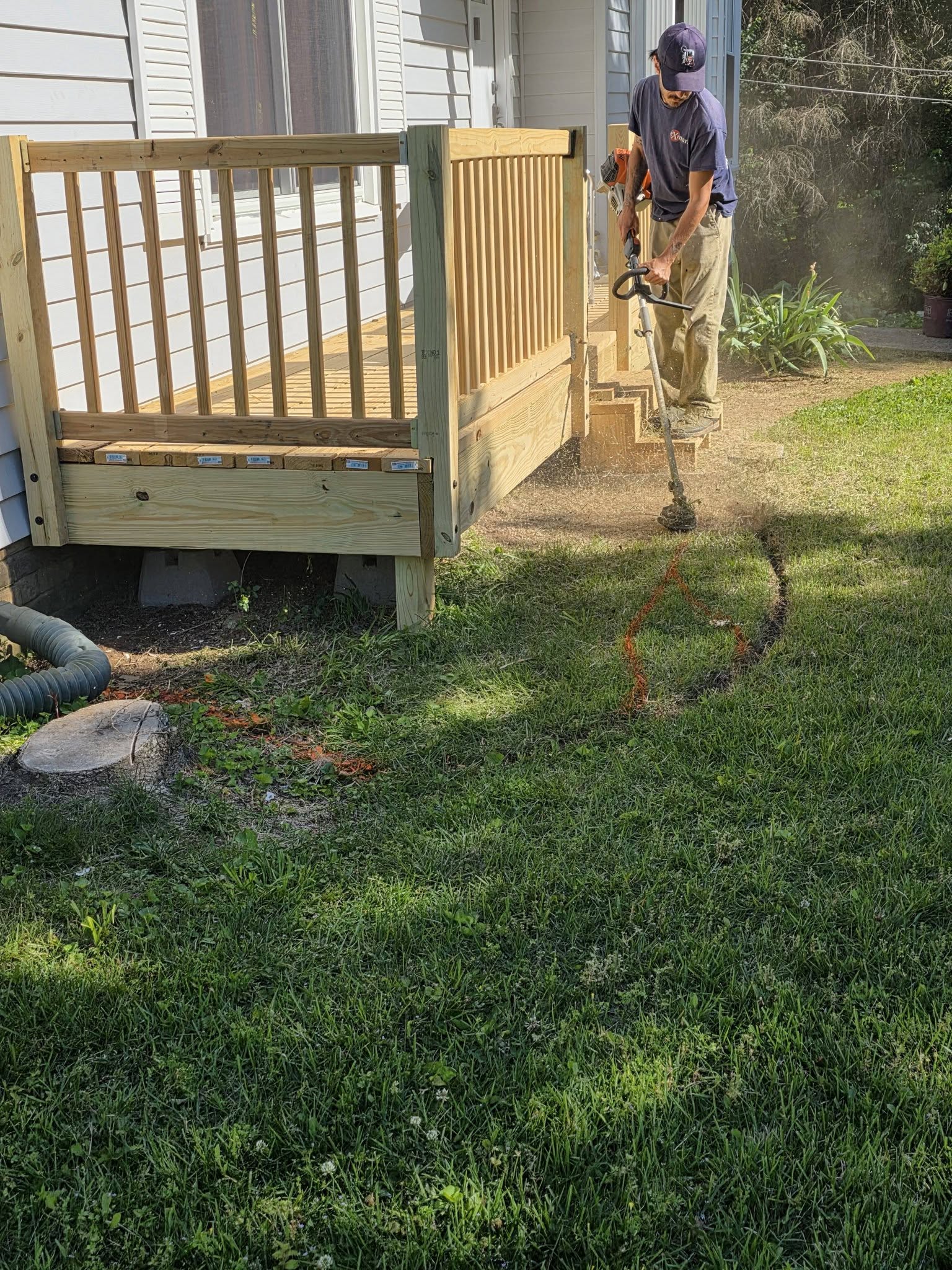 JD's Lawn & Landscaping crew working in Clarksville, TN